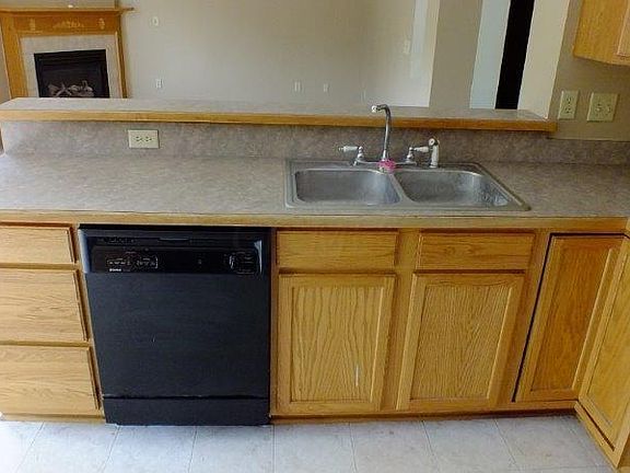 5th image of 6728 Estate View Dr N