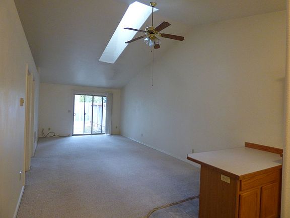 3rd image of 632 Benjamin Ave