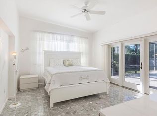 2555 Crayton Rd, Naples, FL 34103