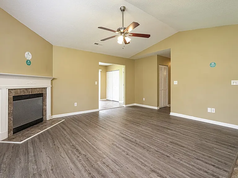 2650 Stratford Lake Rd — Photo 4