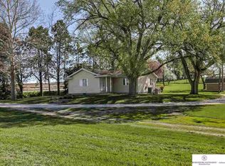 19111 Schram Rd, Gretna, NE 68028