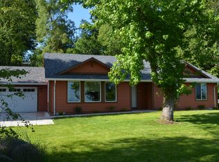3716 Columbia Heights Rd, Longview, WA 98632