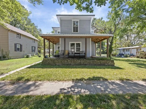 324 W 3rd Ave, Garnett, KS 66032