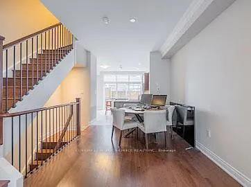 2037 Queensborough Gate — Photo 7