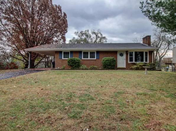 657 Elmcrest St NE, Roanoke, VA 24019