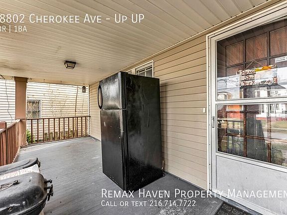 3rd image of 18802 Cherokee Ave #Up
