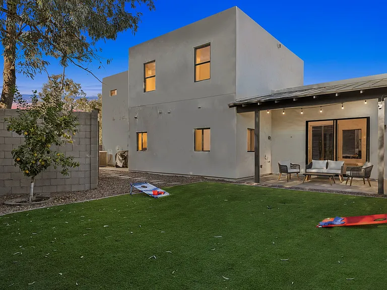 1923 E Monterey Way — Photo 28
