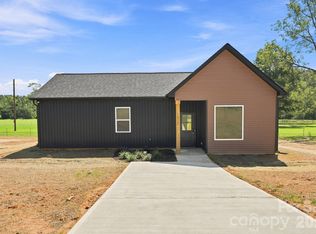 1515 Robin Rd, Newton, NC 28658