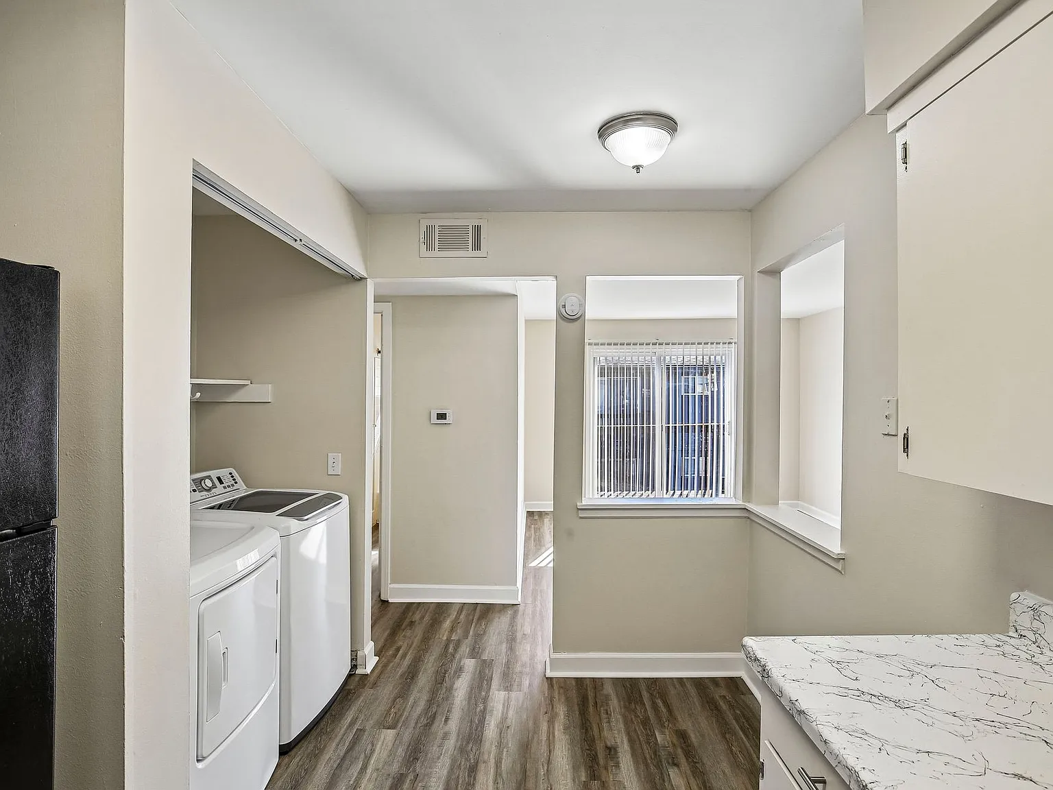 Parkville Place Apartments — Photo 3