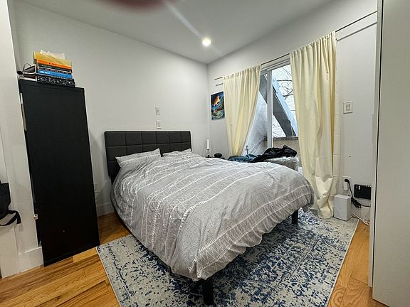 4th image of 40-18 Greenpoint Ave #1