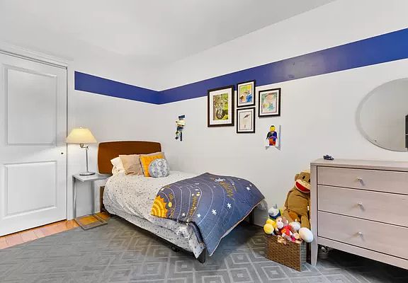 2nd image of 488 Ocean Pkwy APT 5A