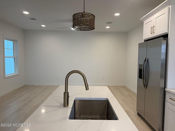 5th image of 224 Bay Terrace