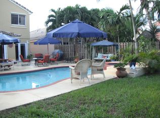 15915 SW 83rd Ter, Miami, FL 33193