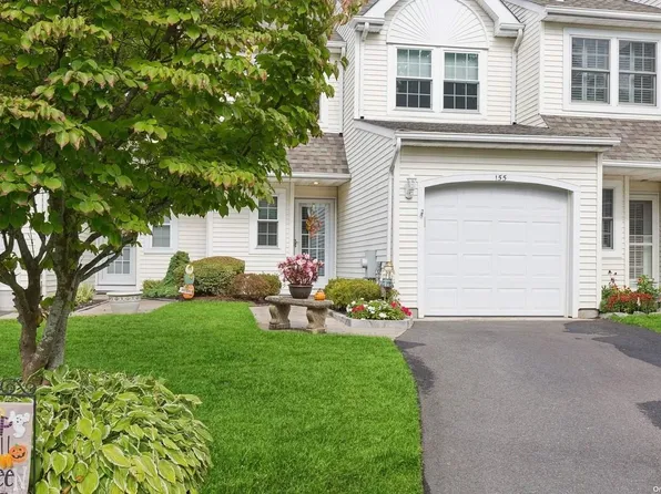 155 Northwood Court #155, Bayport, NY 11705