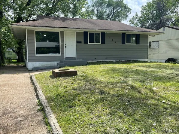 120 McAlpine Dr, Saint Louis, MO 63137