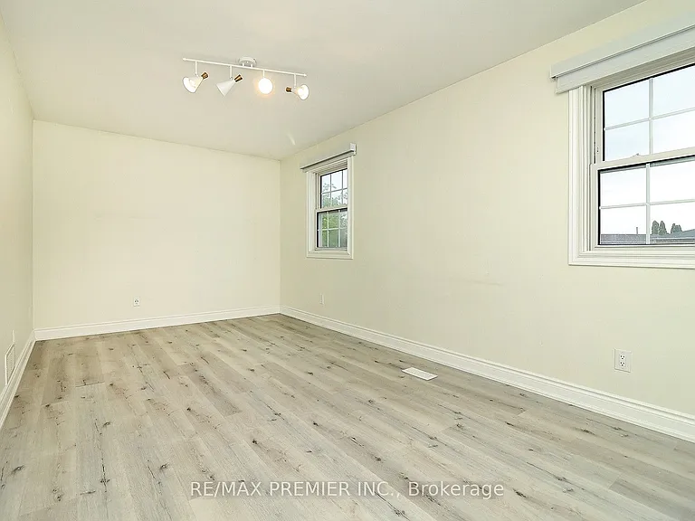 27 Prairie Dunes Pl — Photo 14