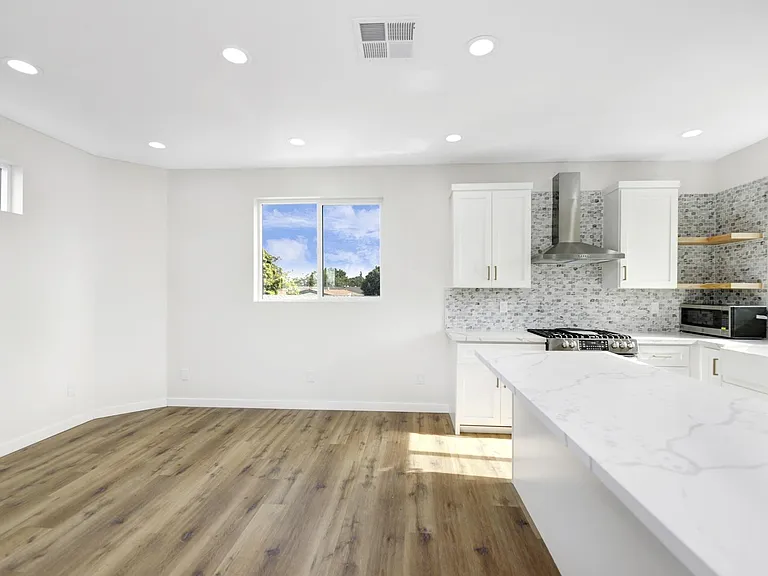 5313 Hewlett Dr — Photo 10