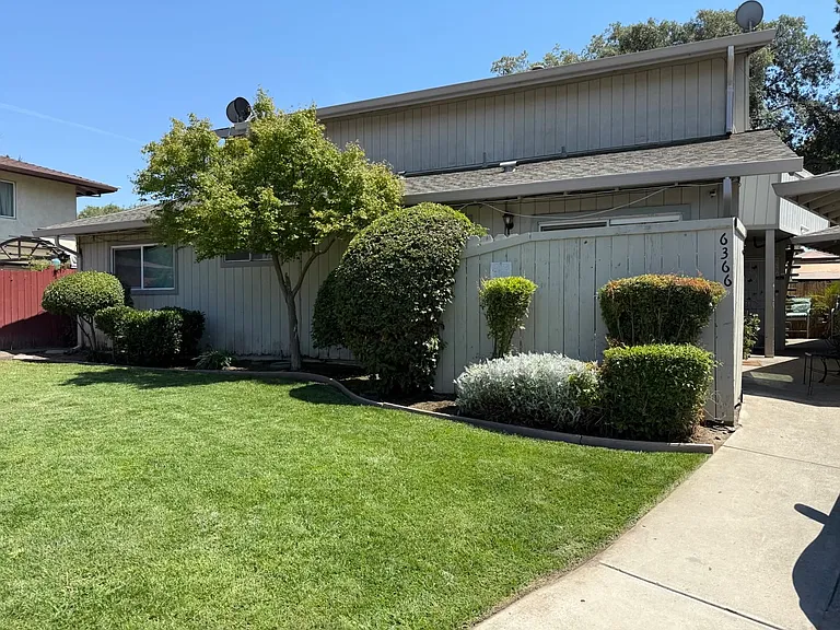 6368 Porterfield Ct — Photo 1