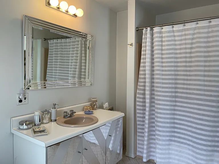 19 Dongan Way — Photo 7