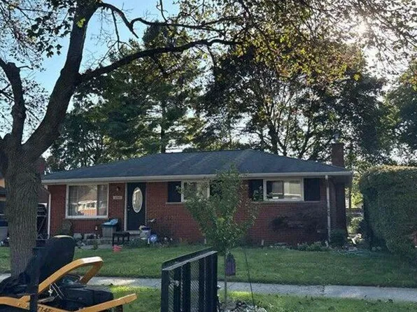 2340 Treadwell St, Westland, MI 48186