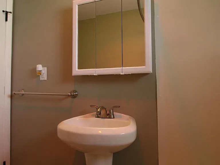 218 Alexander Ave #2 — Photo 11