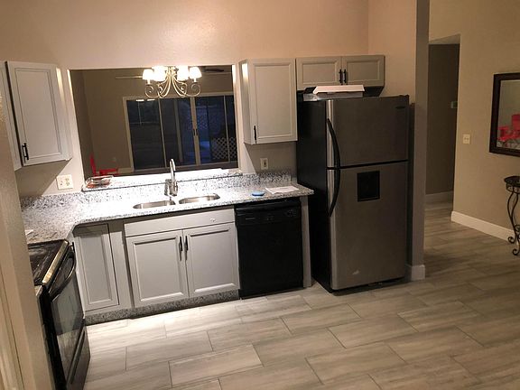 4th image of 14527 Redmeadow Ct