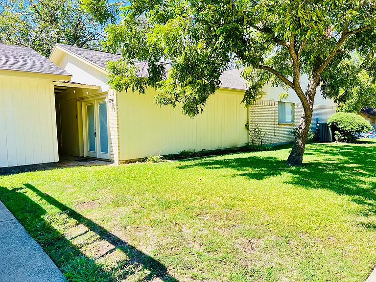 2102 Richwood Dr — Photo 33