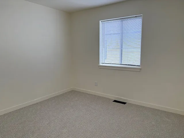 2414 Leo Ave #B — Photo 16