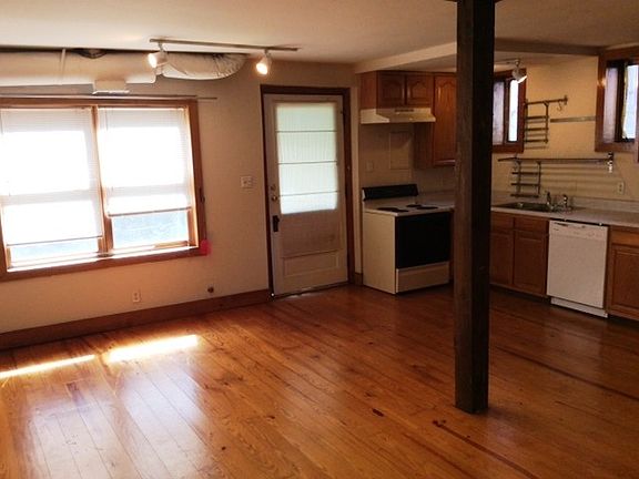 4th image of 2312 Grove Ave APT 1