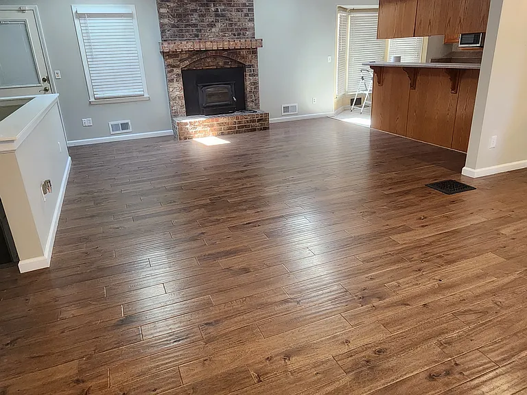 6308 Greenwood St — Photo 2
