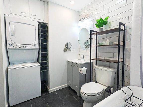 3rd image of 1102 S Buckingham Rd #2