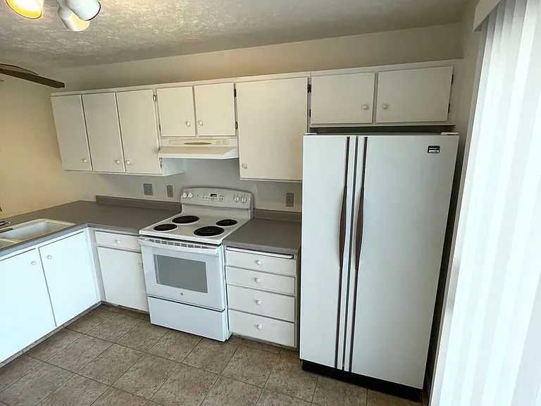 1893 E Jeremy Ct — Photo 18