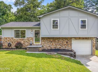 6524 Red Ashe Ln, Knoxville, TN 37918