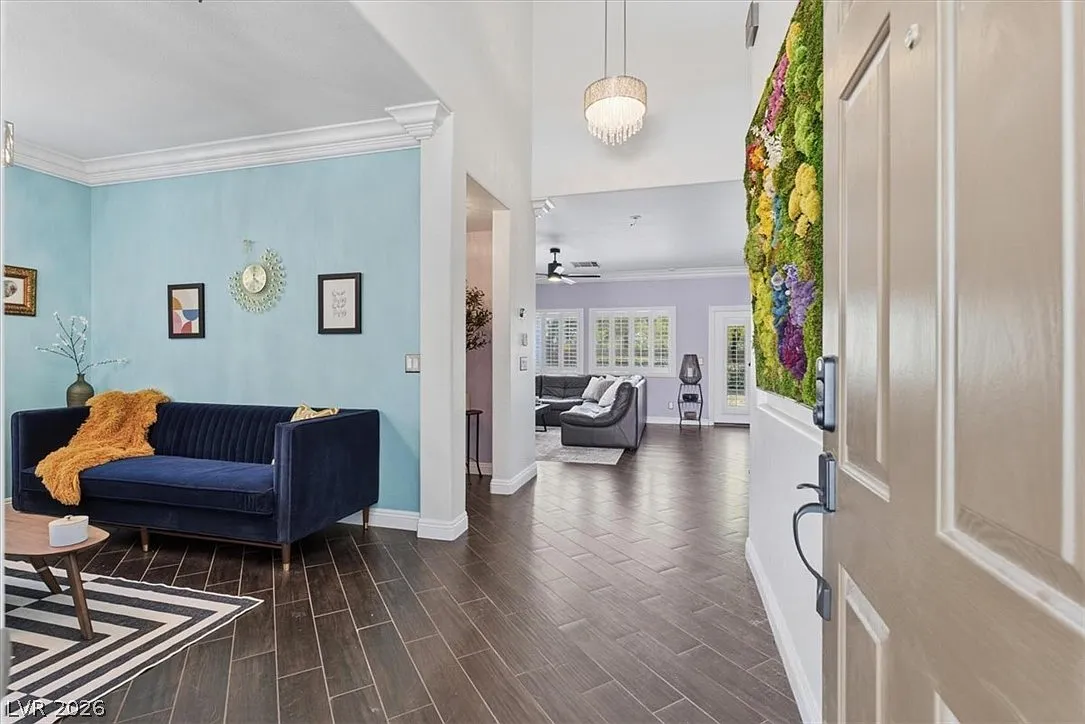 4 bed, 3.0 bath, 2441 sqft, $4,100 — Photo 4