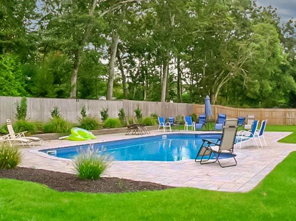 15 Pin Oak Ln