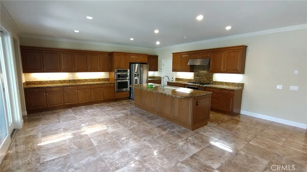 3 bed, 2.5 bath, 2364 sqft, $5,500 — Photo 4