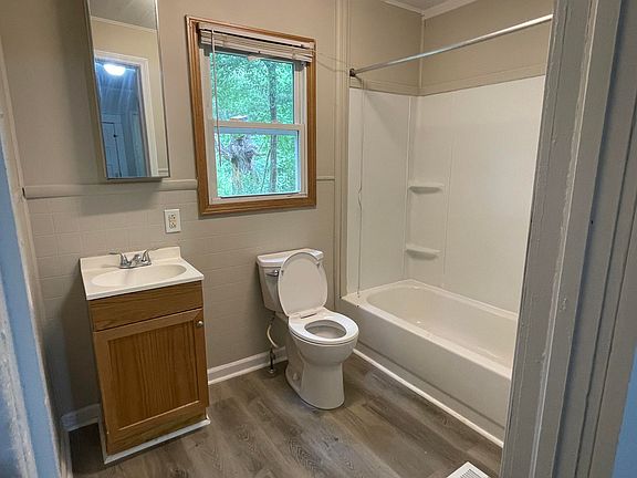 5th image of 1632 Stewart Ave SE