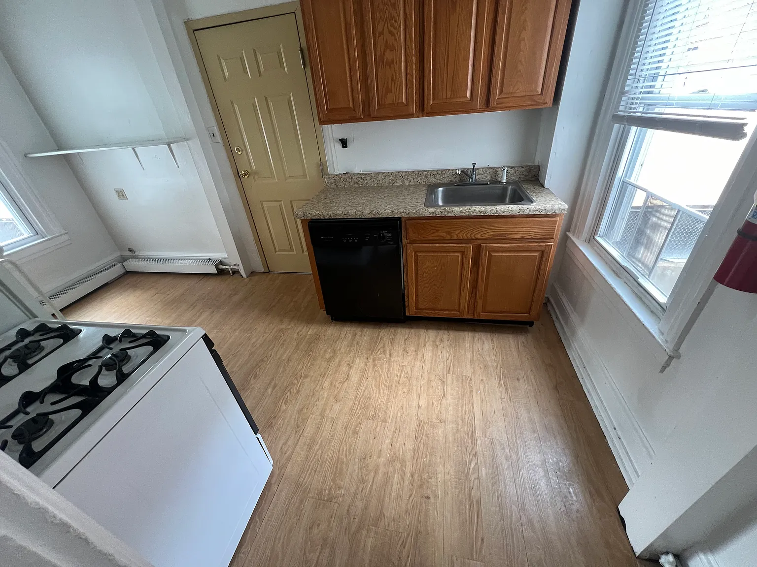 3 bed, $2,200 — Photo 2