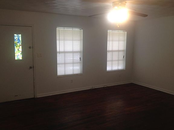 2nd image of 1913 Fannie Dr