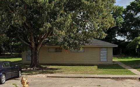 2nd image of 118 N Marigny Cir APT D