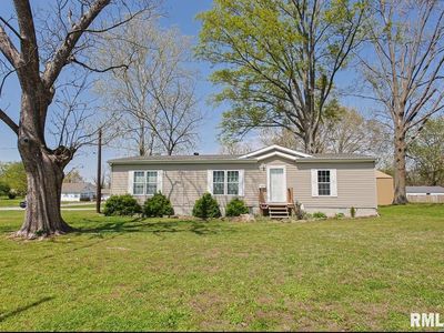 102 E Woolcott St, Harrisburg, IL, 62946