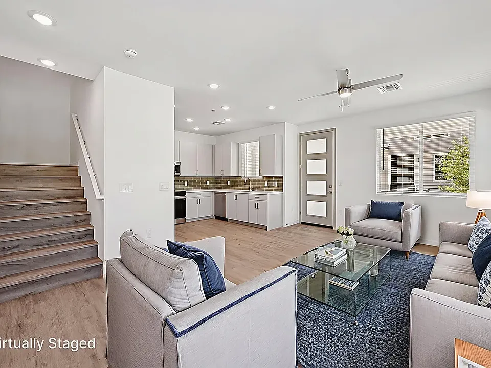 2117 E Voltaire Ave #9