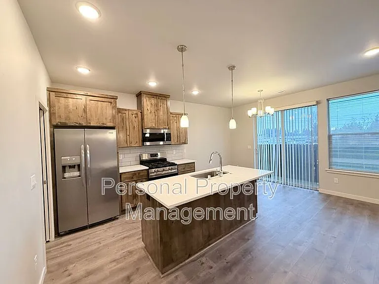 3512 NE 61st Way — Photo 3