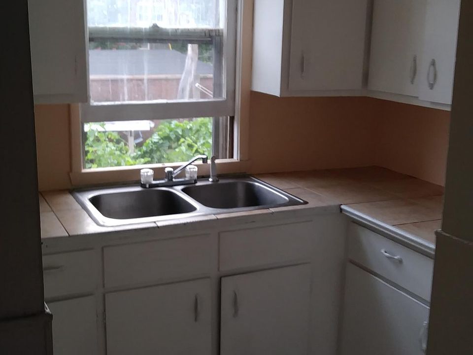 2nd image of 155 Easton Ave