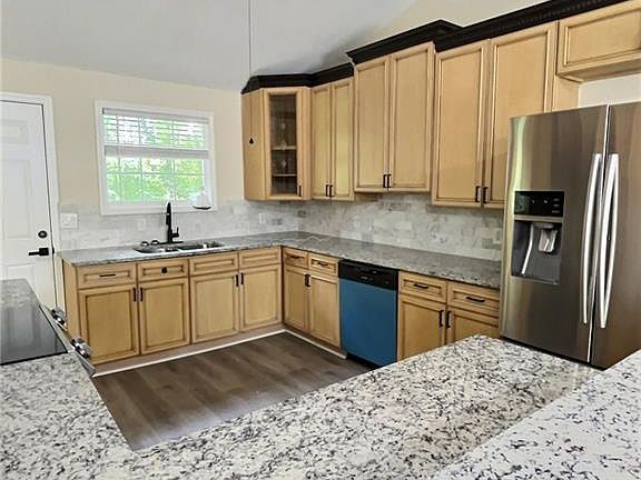 5th image of 2236 Brannen Rd SE