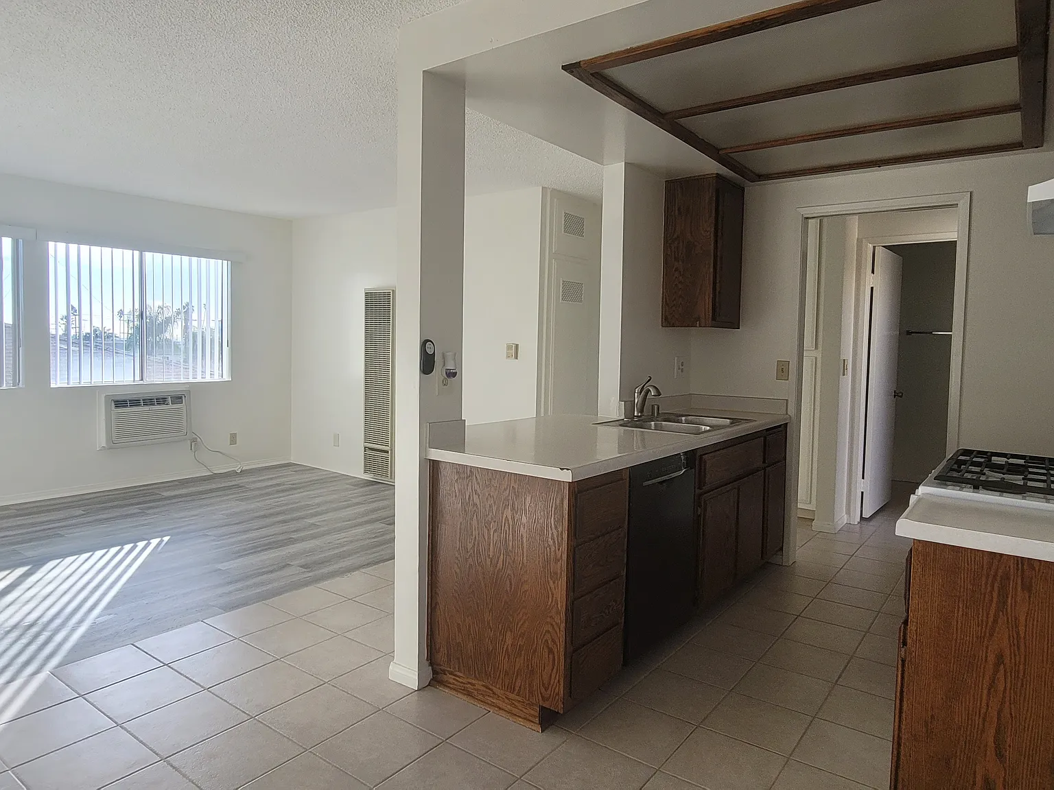 1 bed, 750 sqft, $1,595 — Photo 3