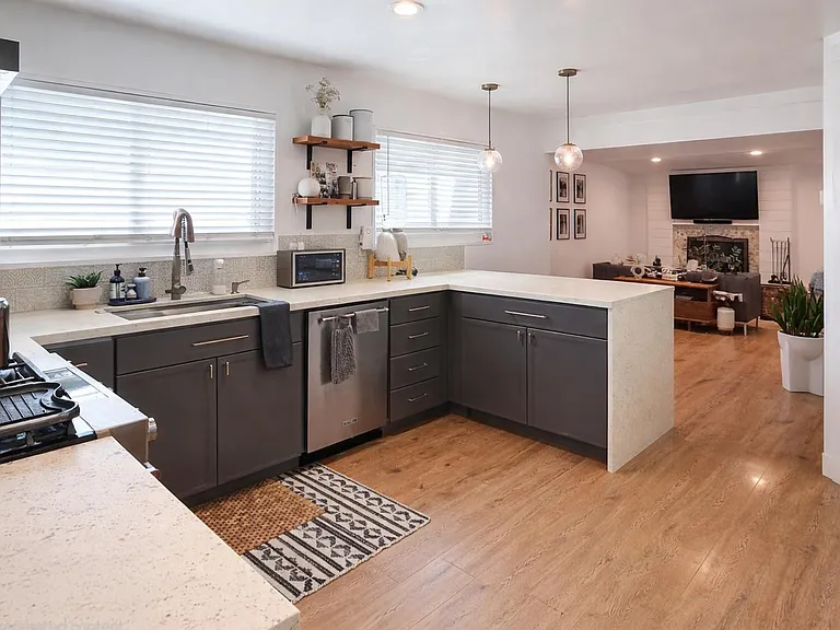 4822 Chateau Dr — Photo 10