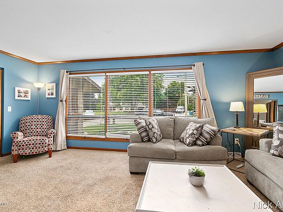 4th image of 6276 Archer Ave NE