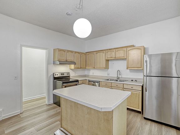 3rd image of 1632 N Franklin St APT 2