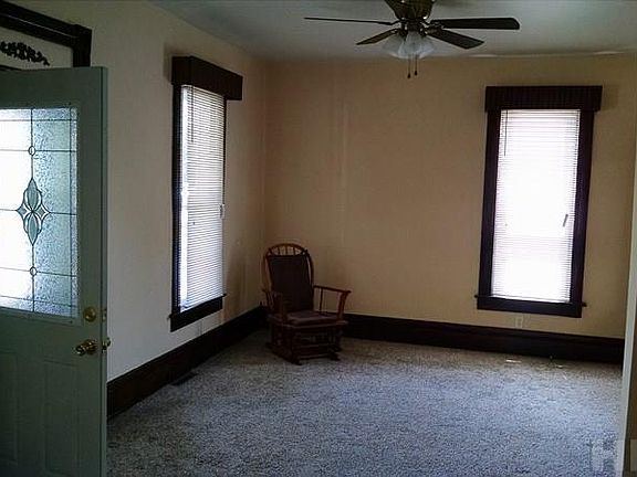 5th image of 859 Leonard St